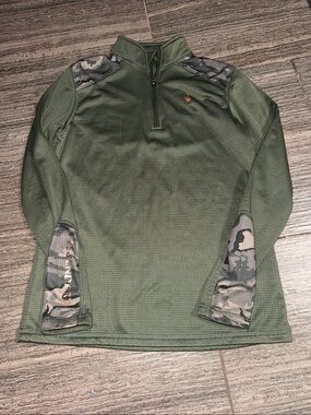 Legendary Whitetails xs camo pullover